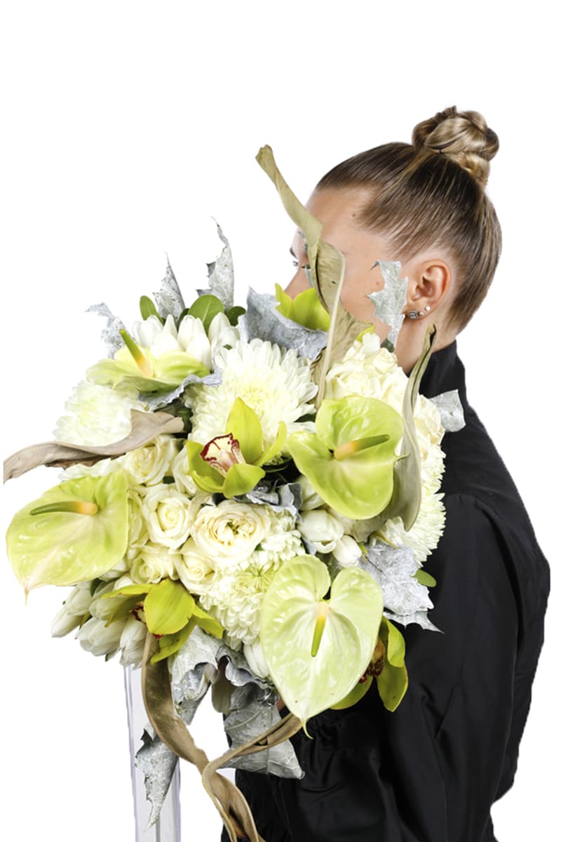 Deluxe Bouquet & Elegant White Anastasia