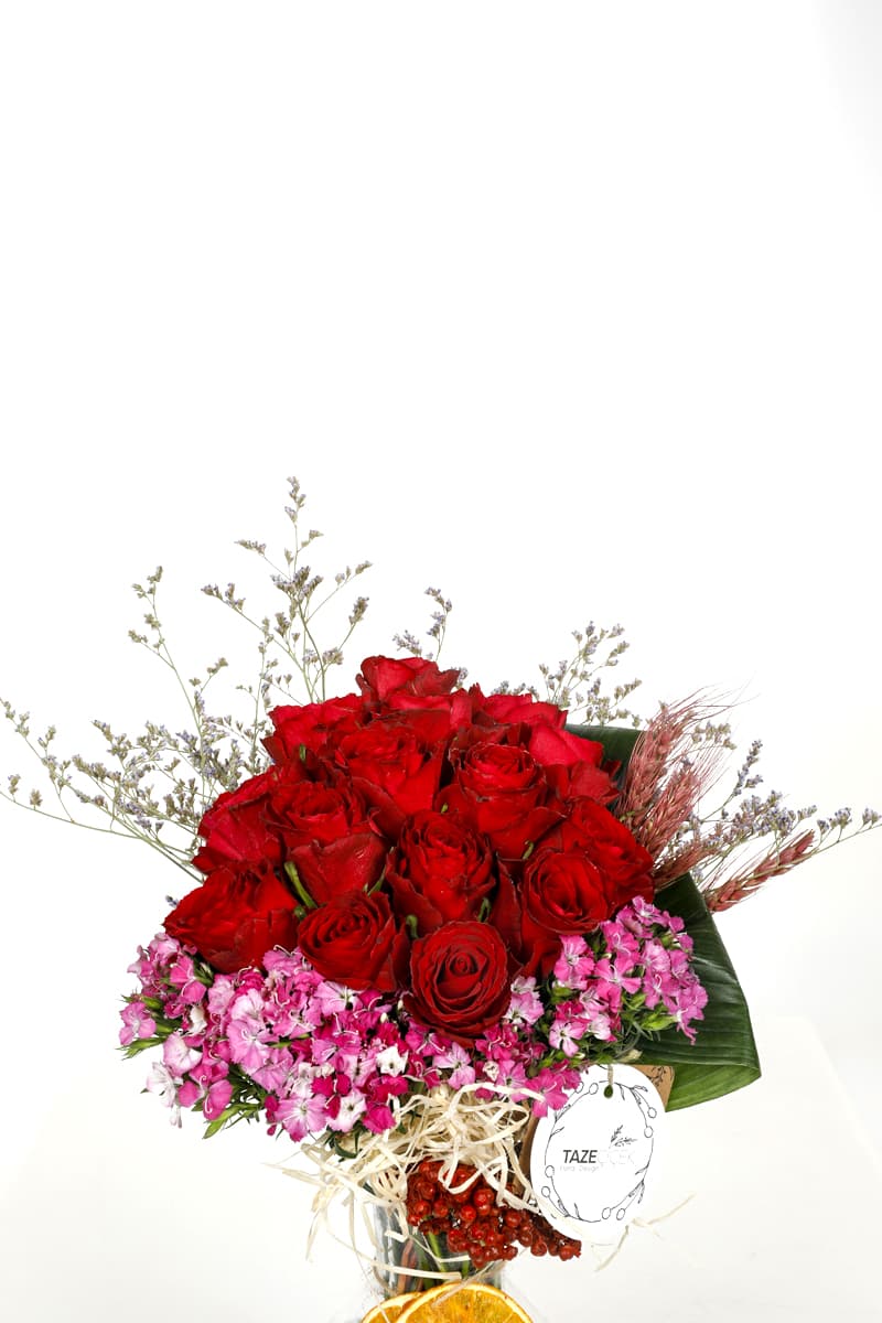 Pretty 15 Red Roses