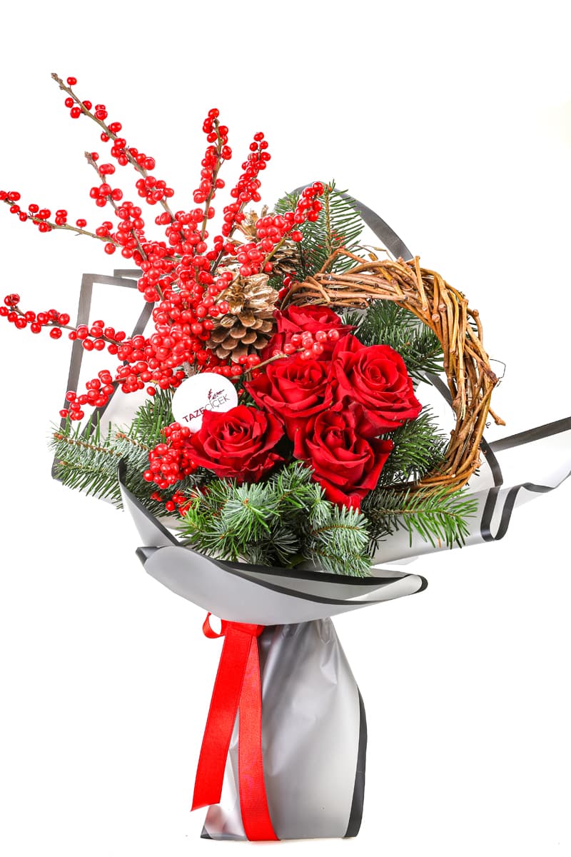 Red İlex Love New Year Bouquet