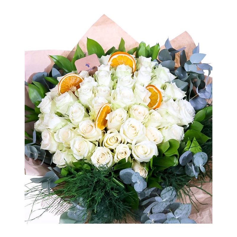 Heart in White 51 Beyaz Gül Buketi